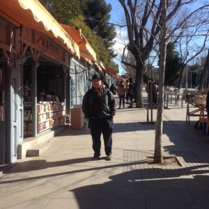 booksellers on the edge of El Retiro park